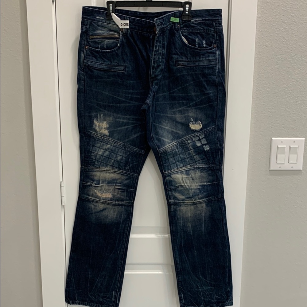 Men's Distressed Dark Wash Jeans
40x 32